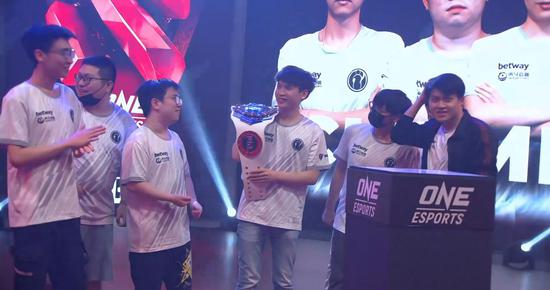 无畏契约北京巡回站精彩回顾与前瞻
